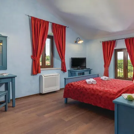 Villa Christina In Ivetici - Haus Fuer 10 Personen Tinjan
